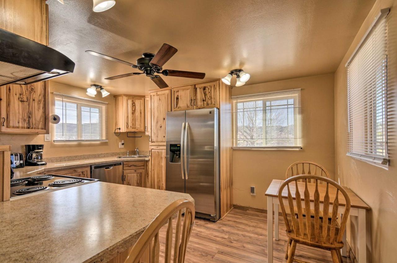Cozy Home With Canyon Views 2 Mi To Grand Staircase Henrieville Esterno foto